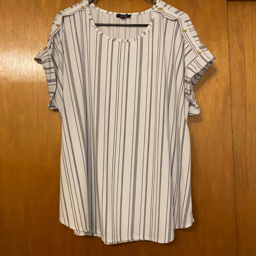 Women’s Black & White Stripe Top Size 3X